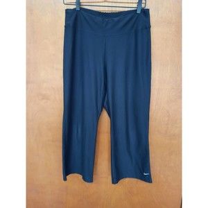 Nike FIT DRY Black Capri Leggings - Size S